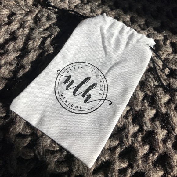 NLH Inspirational Cherry Quartz Stretch Charm Bracelet - Picture 10 of 11